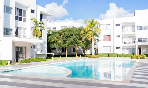 Quels sont les meilleurs itinéraires pour un voyage en train panoramique à travers la Suisse : conseils et périodes recommandées ?